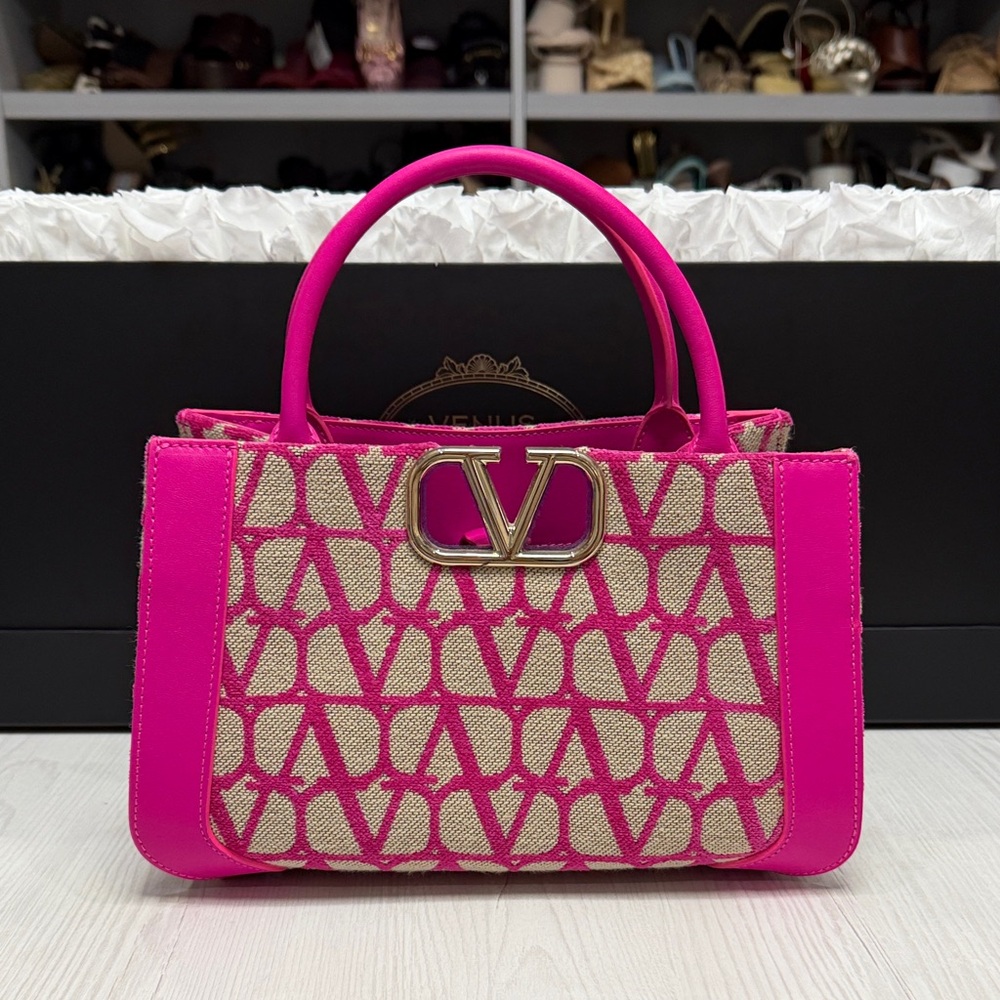 Valentino Garavani vlogo pink tote